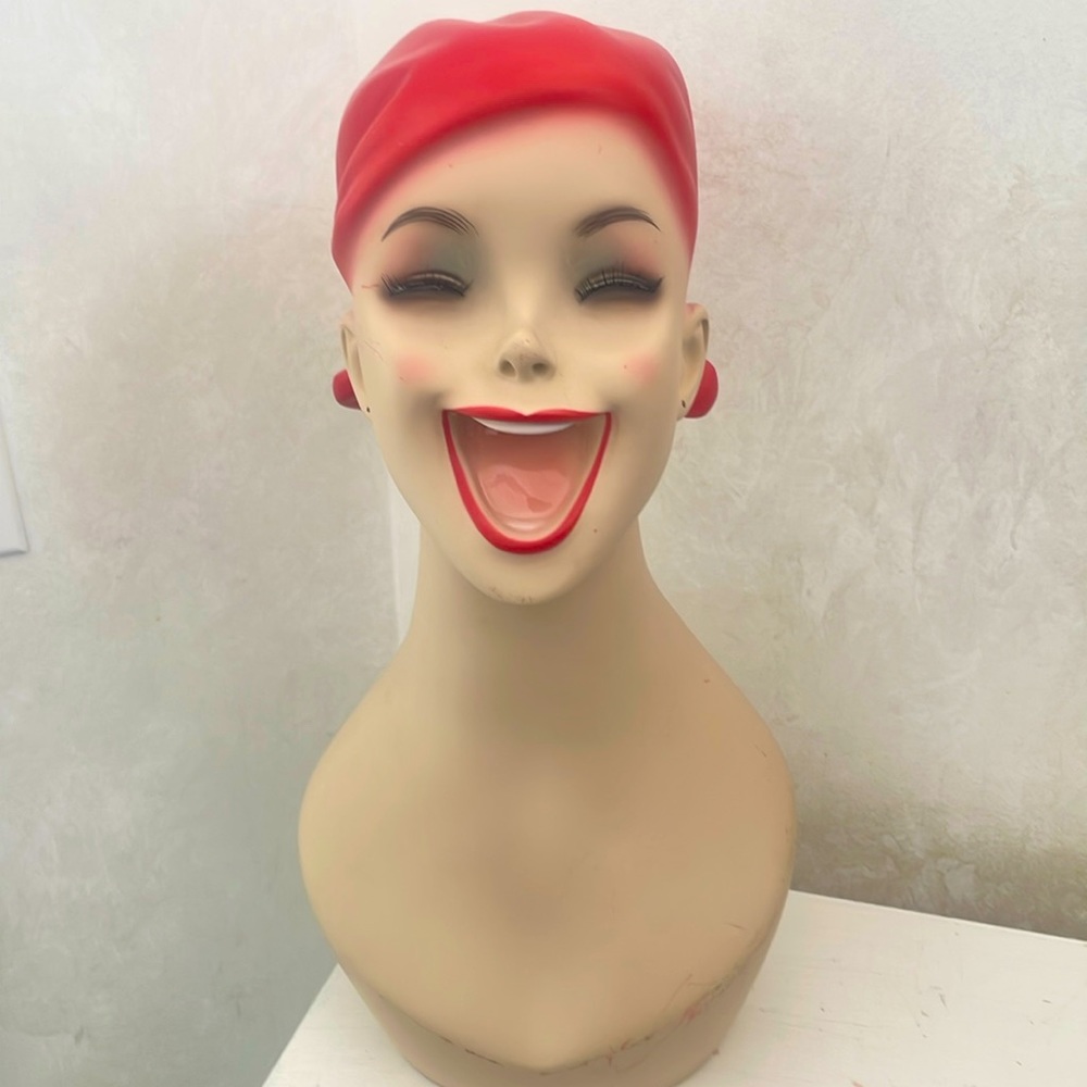 Unique Headform/jewelry display